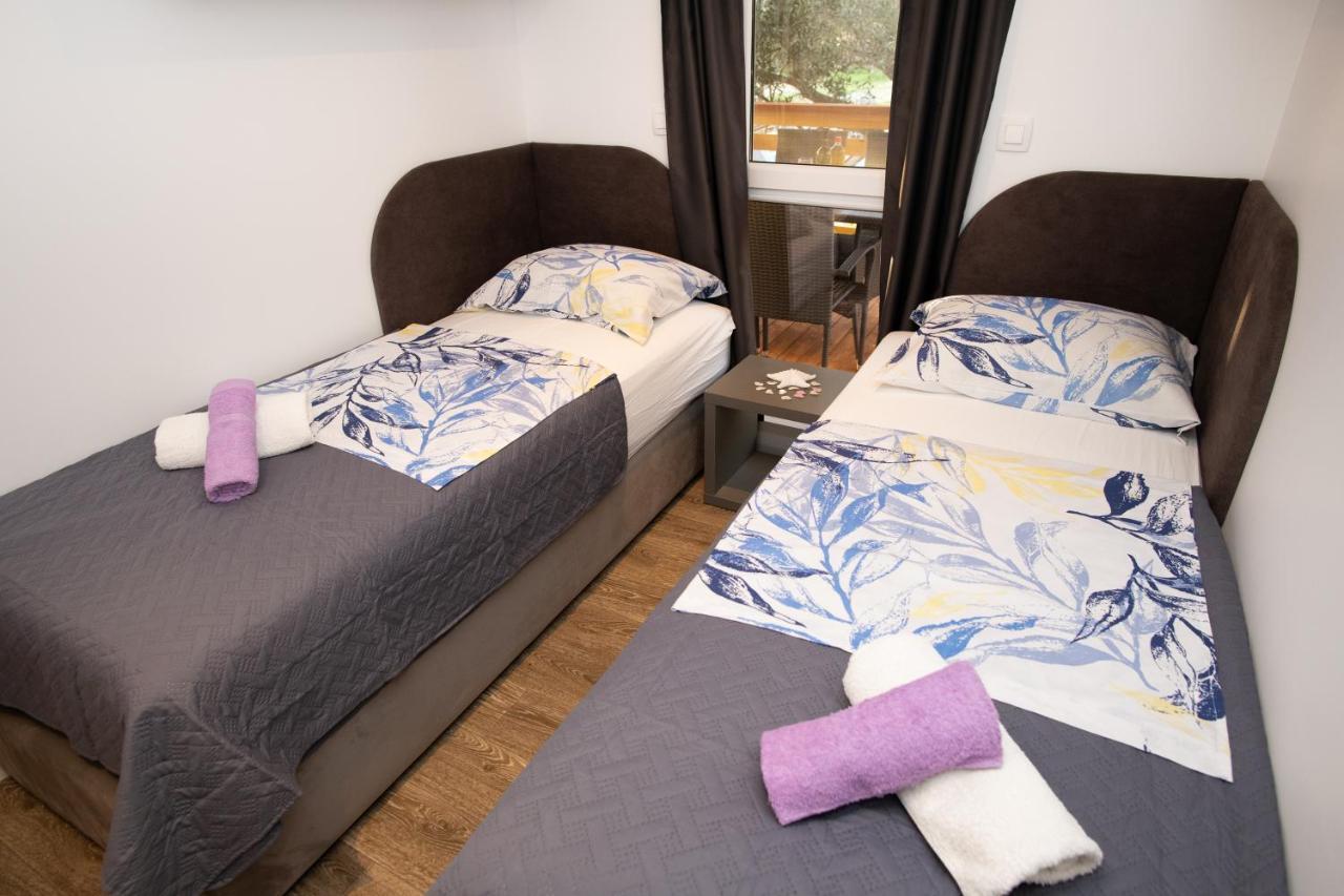 Authentic Camping Dalmatia Pirovac Esterno foto