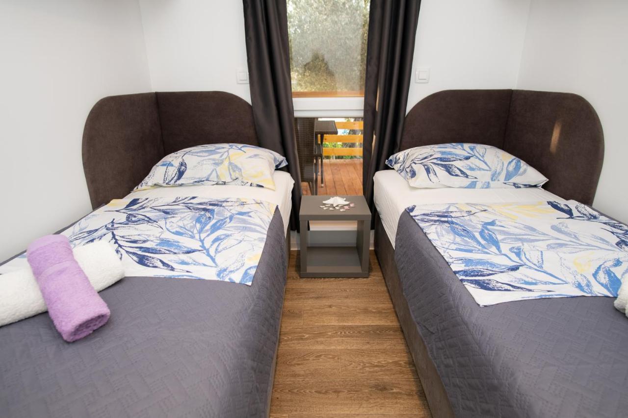 Authentic Camping Dalmatia Pirovac Esterno foto