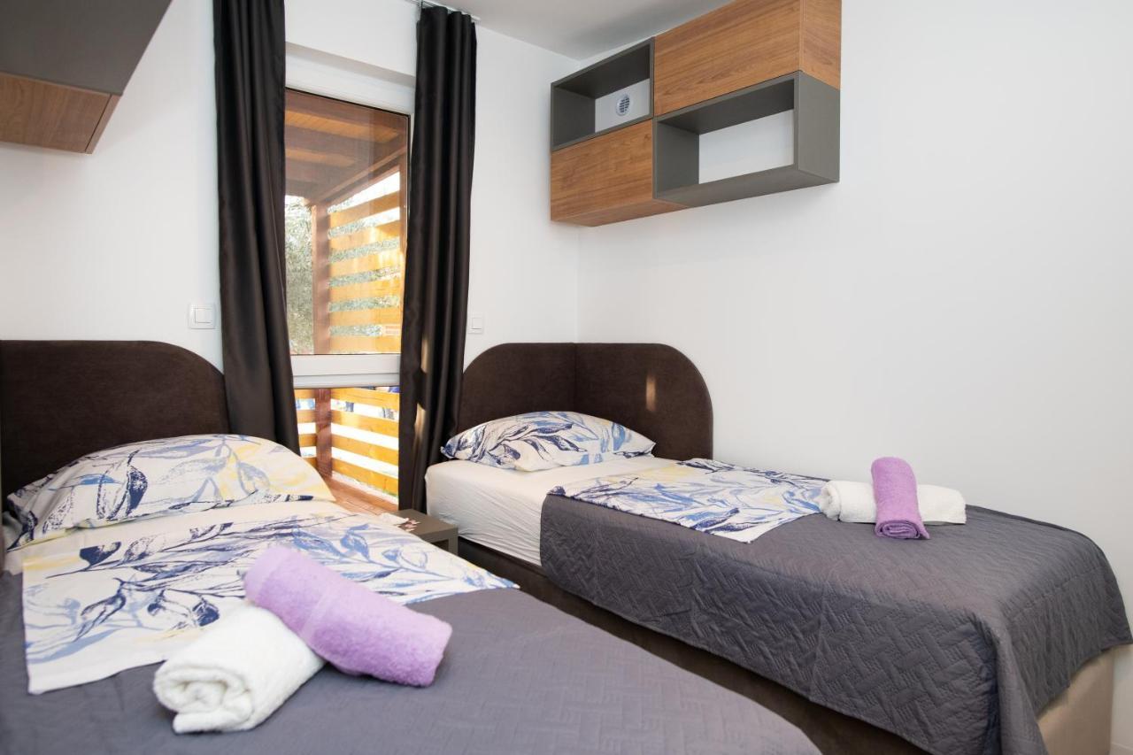 Authentic Camping Dalmatia Pirovac Esterno foto