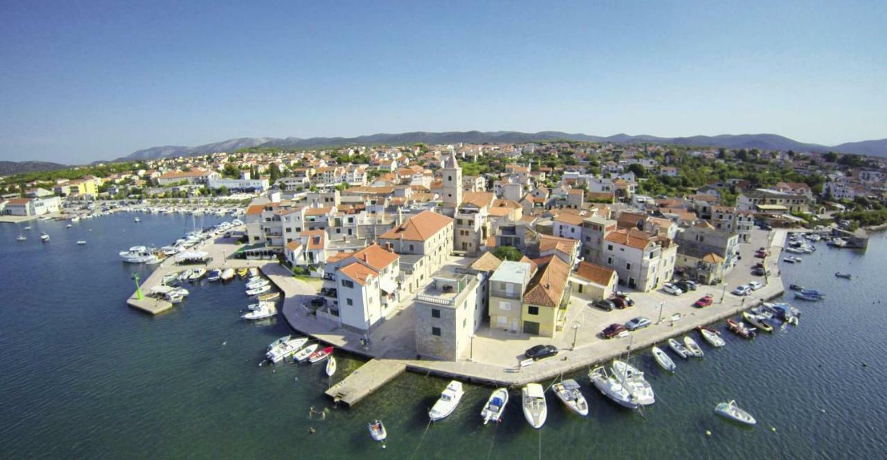 Authentic Camping Dalmatia Pirovac Esterno foto